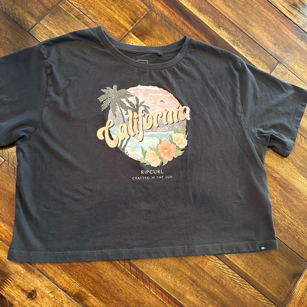 Ripcurl California cropped T-shirt NWOT